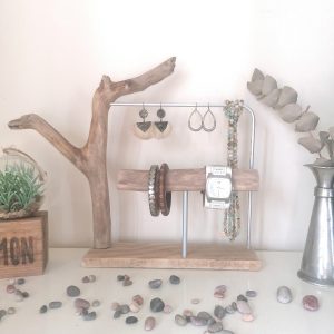 Porte-bijoux #02 -Créations fabriquées à la main avec soin, à partir de matériaux de récupération et bois flotté- Les Jolies Choses - Déco écoresponsable